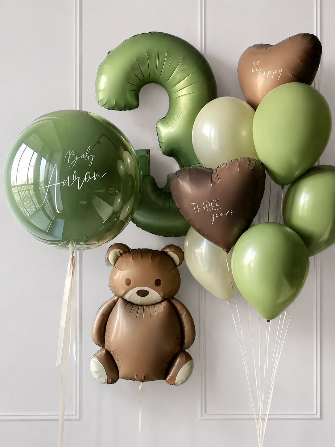 Композиция на 3 года для мальчика с зеленой цифрой 3, мишкой, Bubble с именем и зелено-бежевыми шарами